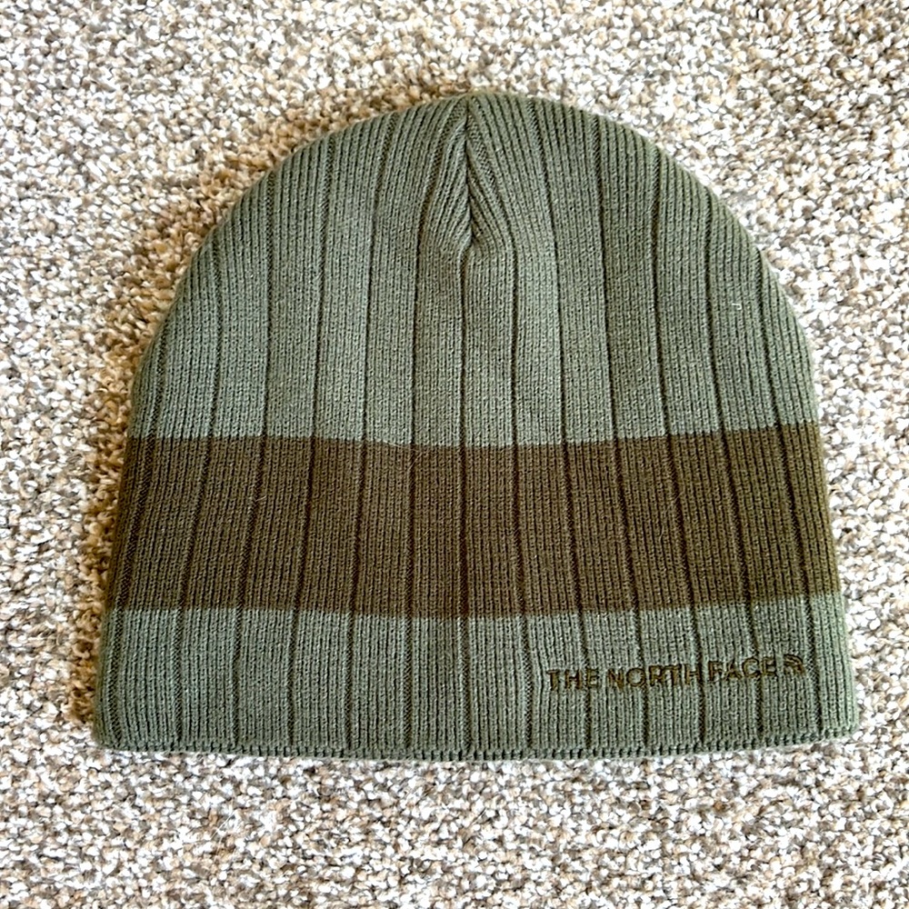 Dark green and brown North Face beanie. One size. Like new.